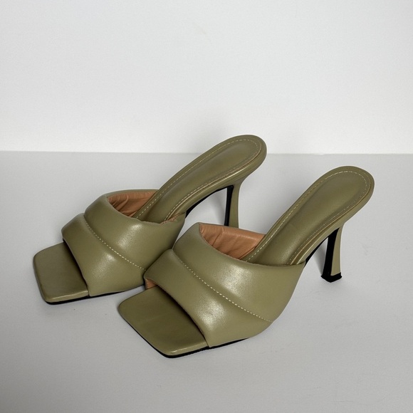 Summer Heeled Sandals - Size 7.5 - Picture 2 of 14